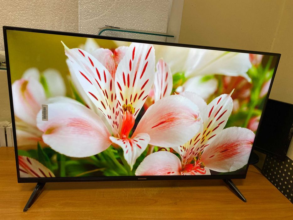 NEW 2025 телевизор Samsung 4К Smart TV 42' 2/16GB IPS голосовой пульт