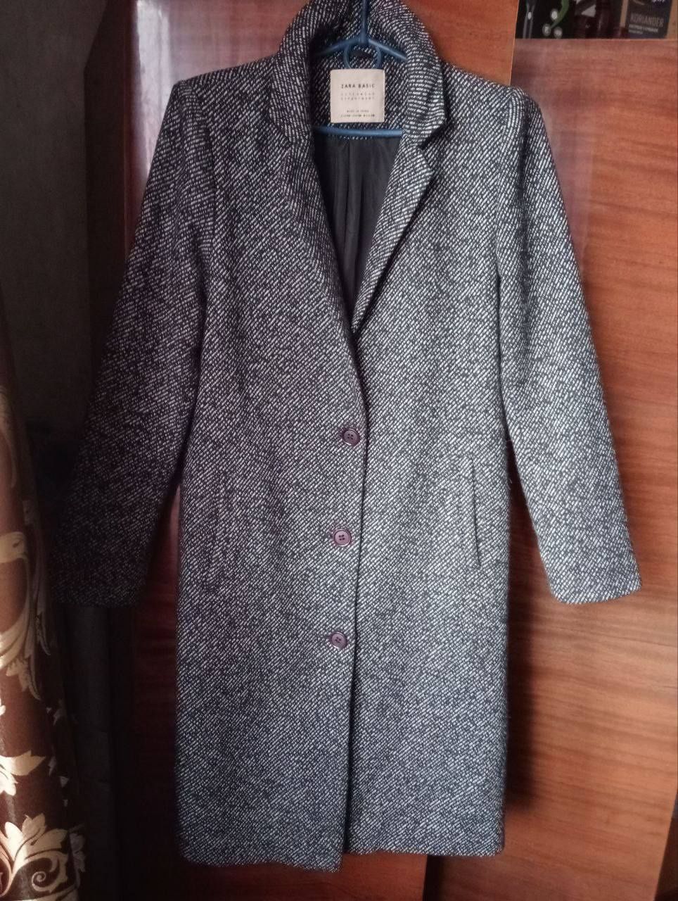 Пальто жіноче Zara.