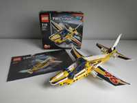 Klocki LEGO 42044 Technic samolot Display Team Jet