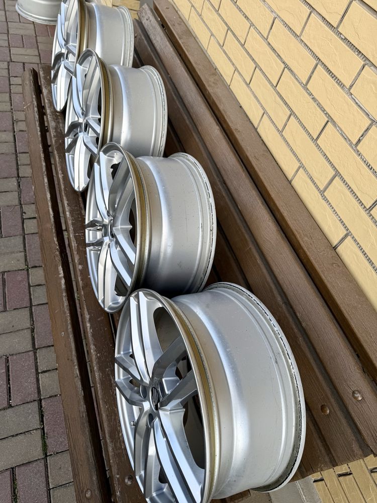Диски R17 5.112 ET52 шкода а5 а7 гольф тоуран кадді мерседес віто а в