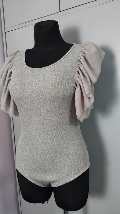 Body damskie z tiulem, szare, bluzka damska prążek
