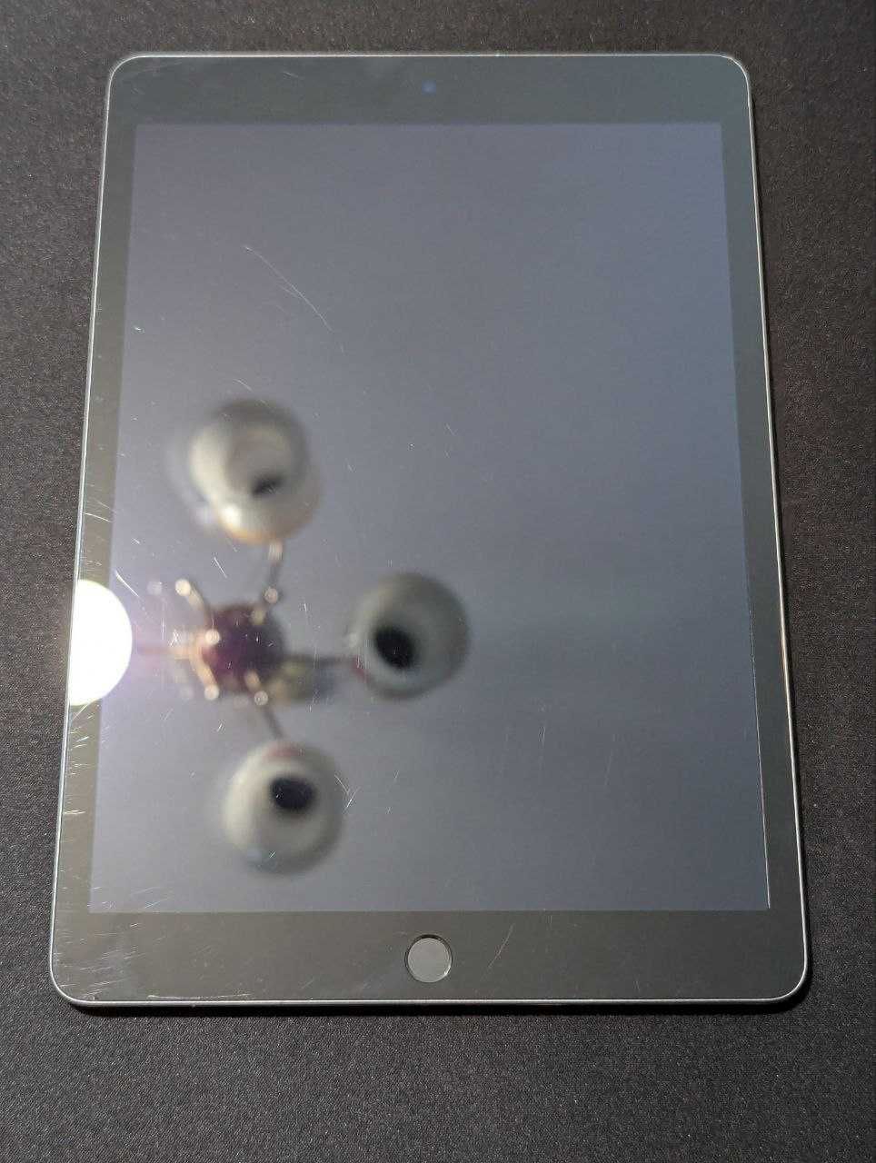 Планшет Apple Ipad 10.2 9th gen 2021  64GB Icloud lock