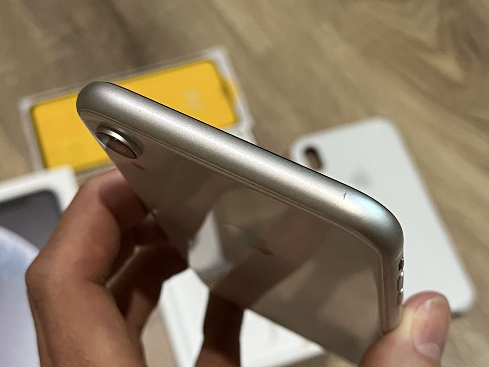 iPhone XR 256Gb Neverlock весь оригiнал Айфон 10р
