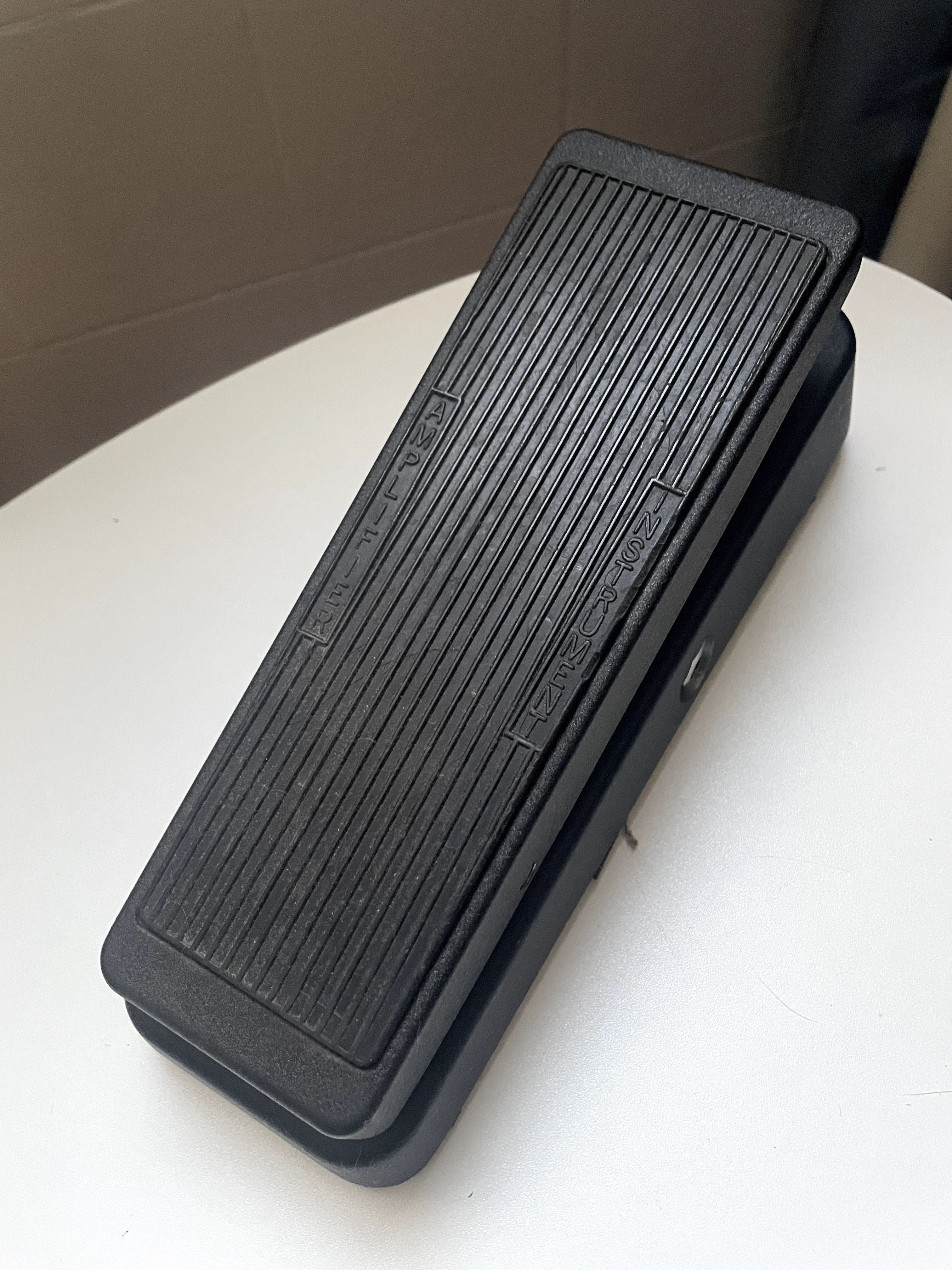 Microfones, pedais e outros