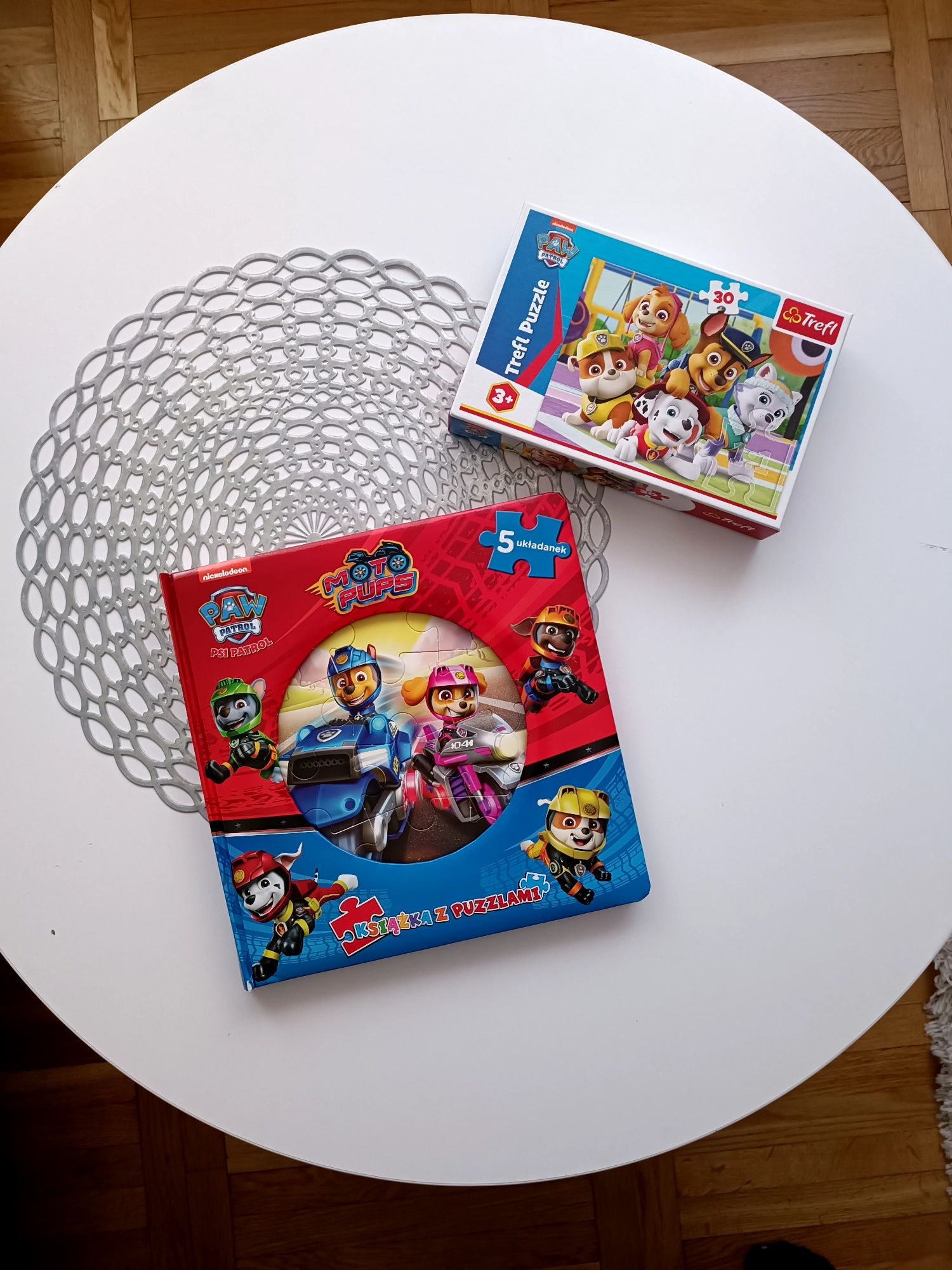 Zestaw puzzli Psi patrol, książka z puzzlami , paw patrol