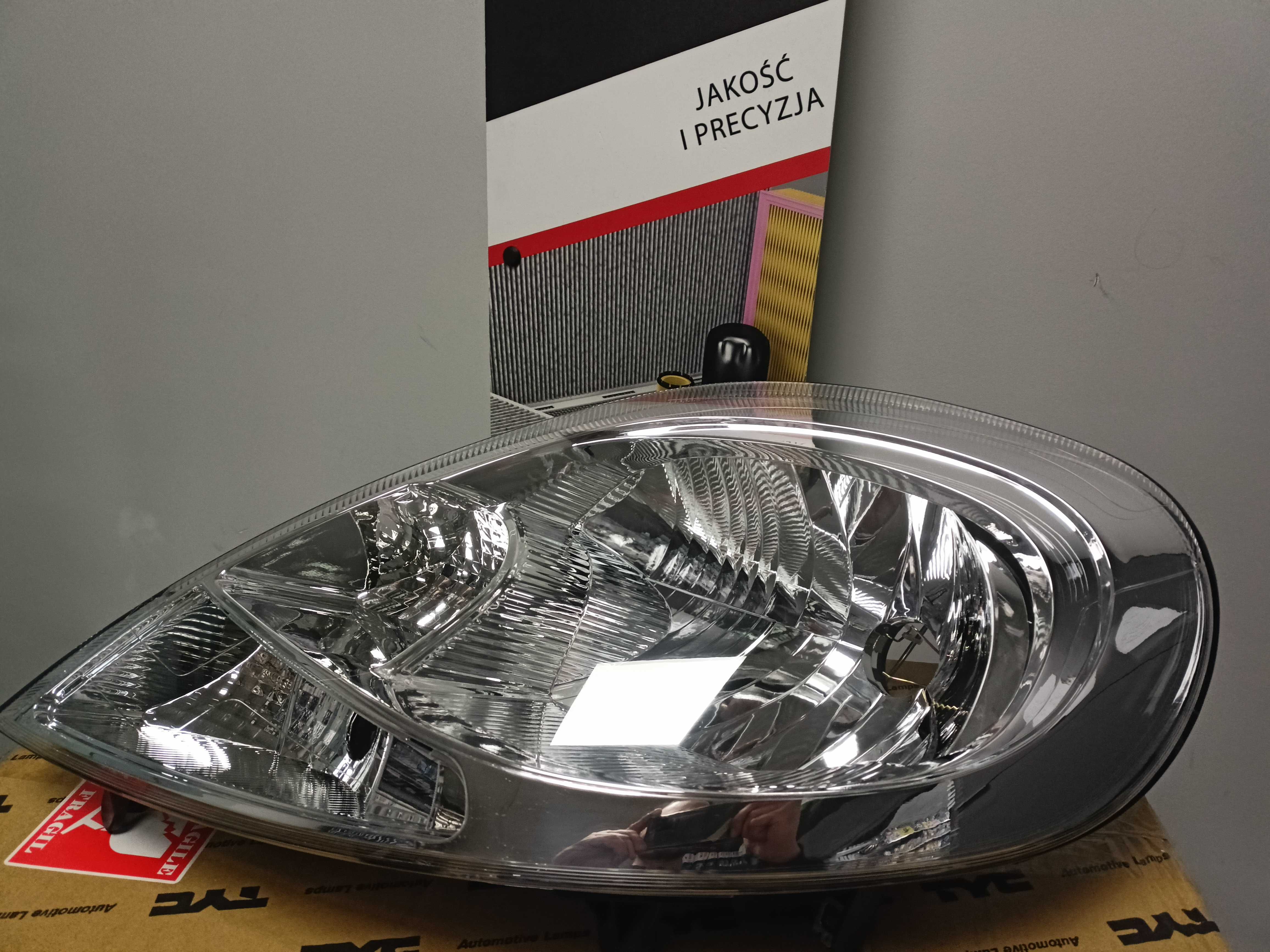 Vivaro/Trafic/Primastar 07- 14 Lampa/Reflektor Lewy H4