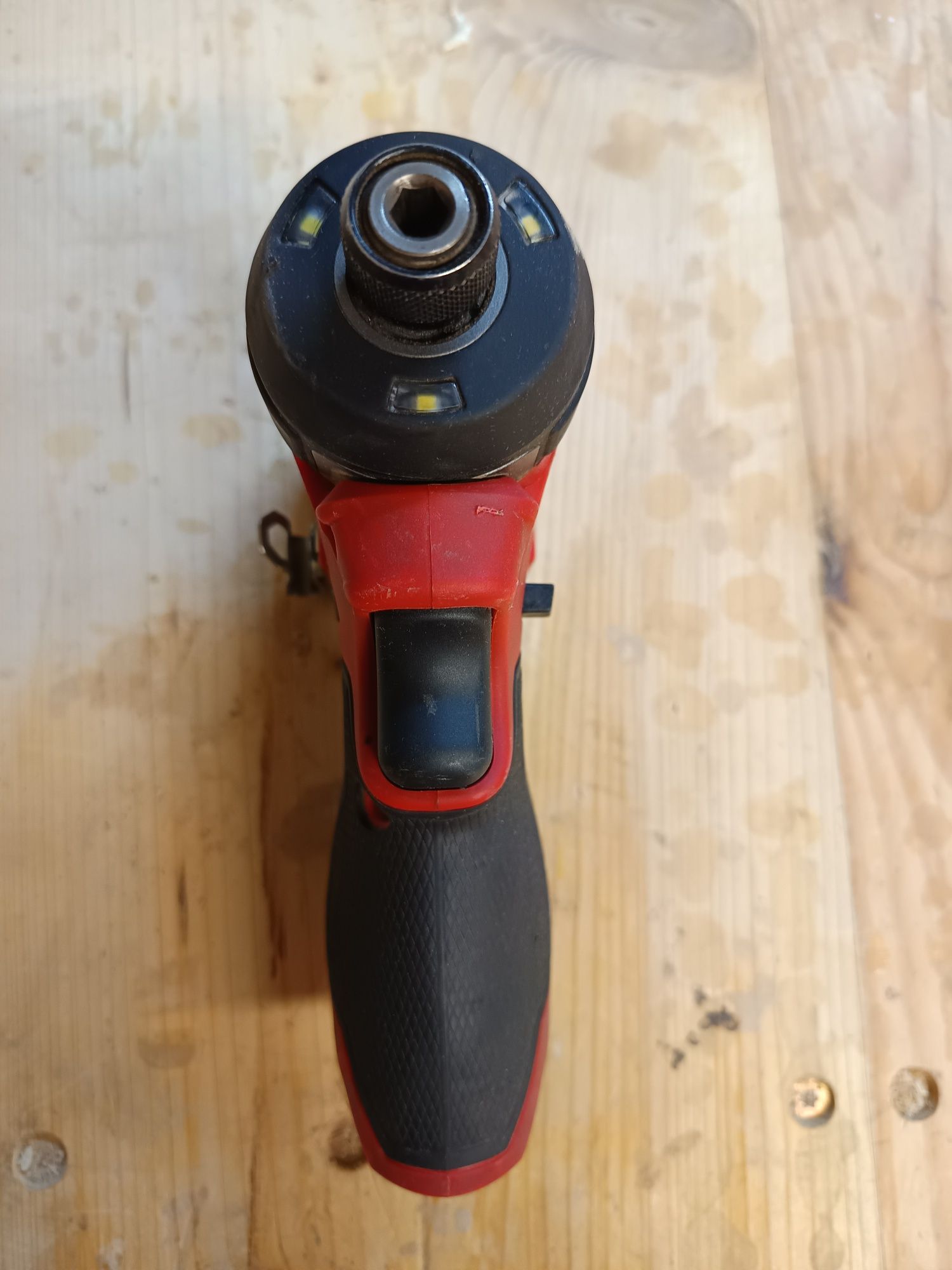 Zakretarka Milwaukee m12 fid2 ładowarka