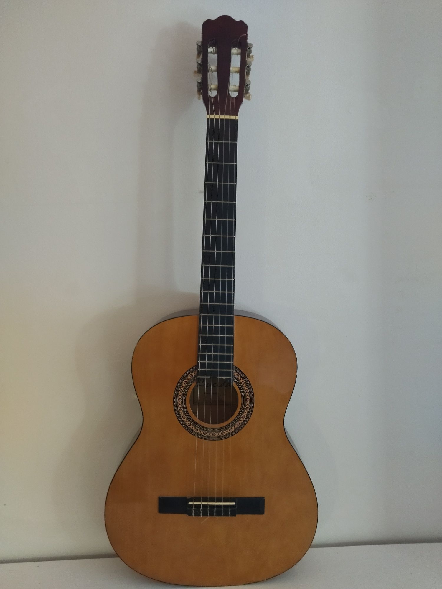 Guitarra clássica com tudo incluído