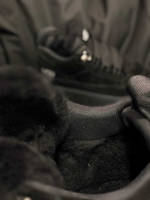 Женские зимние кроссовки на меху черные высокие кросовки UGG lowmel