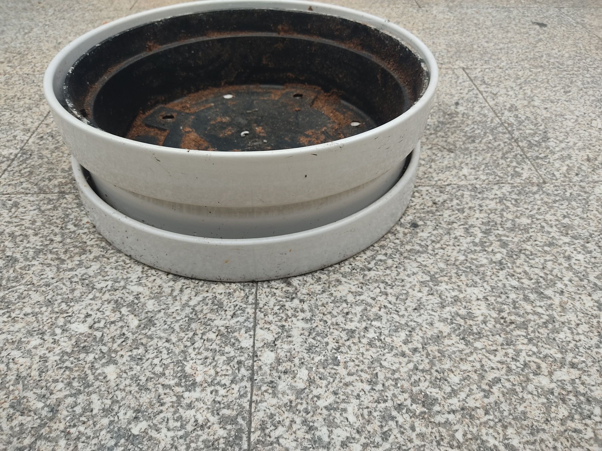 Vaso de louça para bonsai