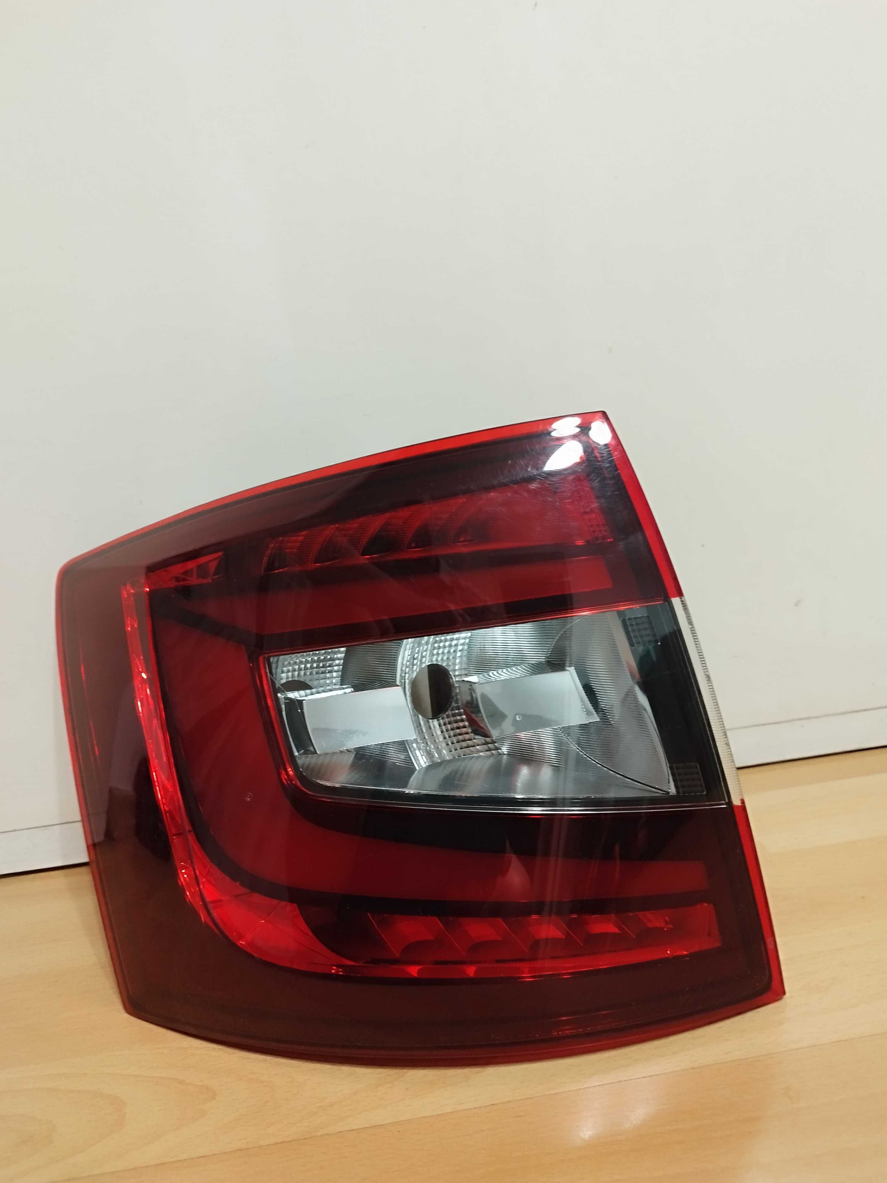 Skoda Octavia III 3 lampa tylna lewa Top LED