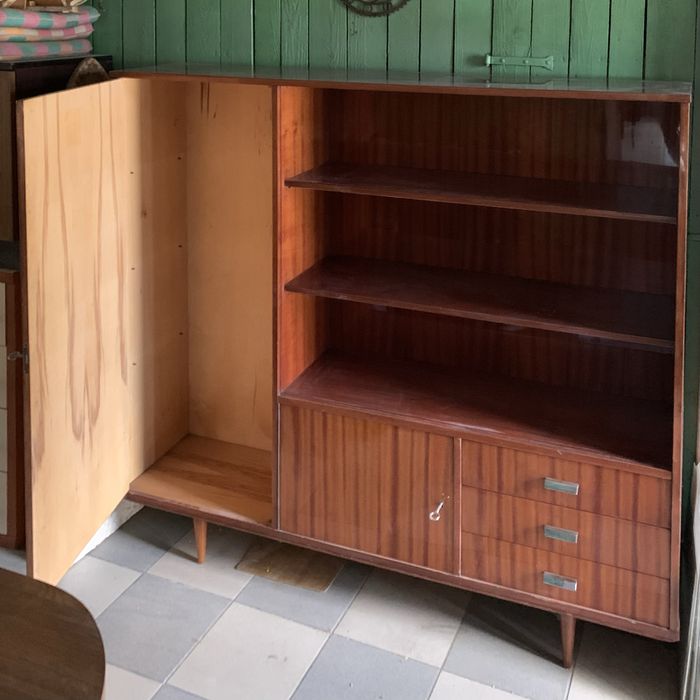 Komoda szafka biblioteczka PRL lata 60-te wysoki połysk szuflady szyby