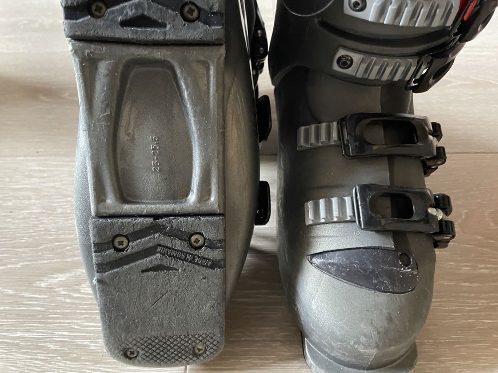 Buty narciarskie Salomon 25-25,5, skorupa 295 mm