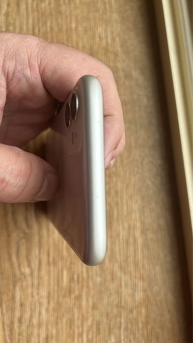 iPhone 11 branco em excelente estado