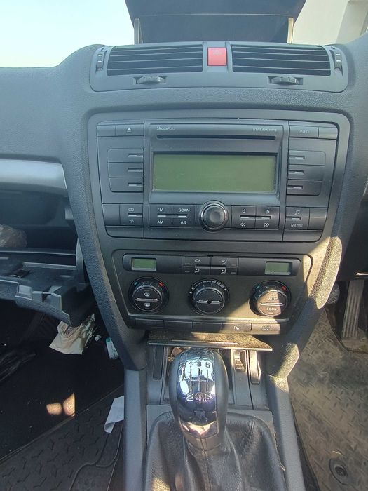 Skoda Octavia II Radio CD + zmieniarka