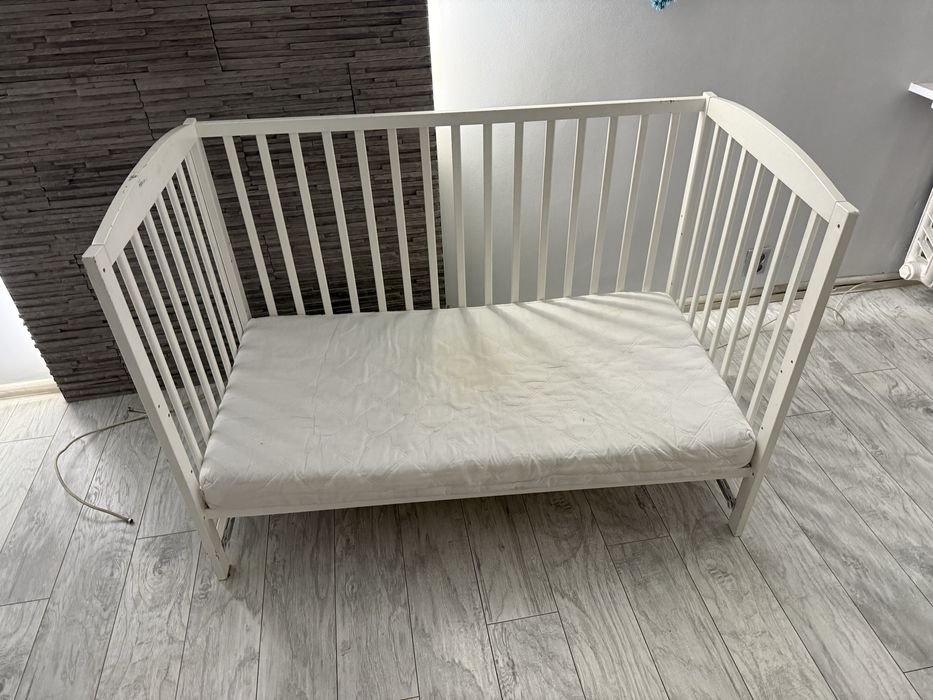 Oddam łôżeczko dziecięce z materacem za karme dla kota