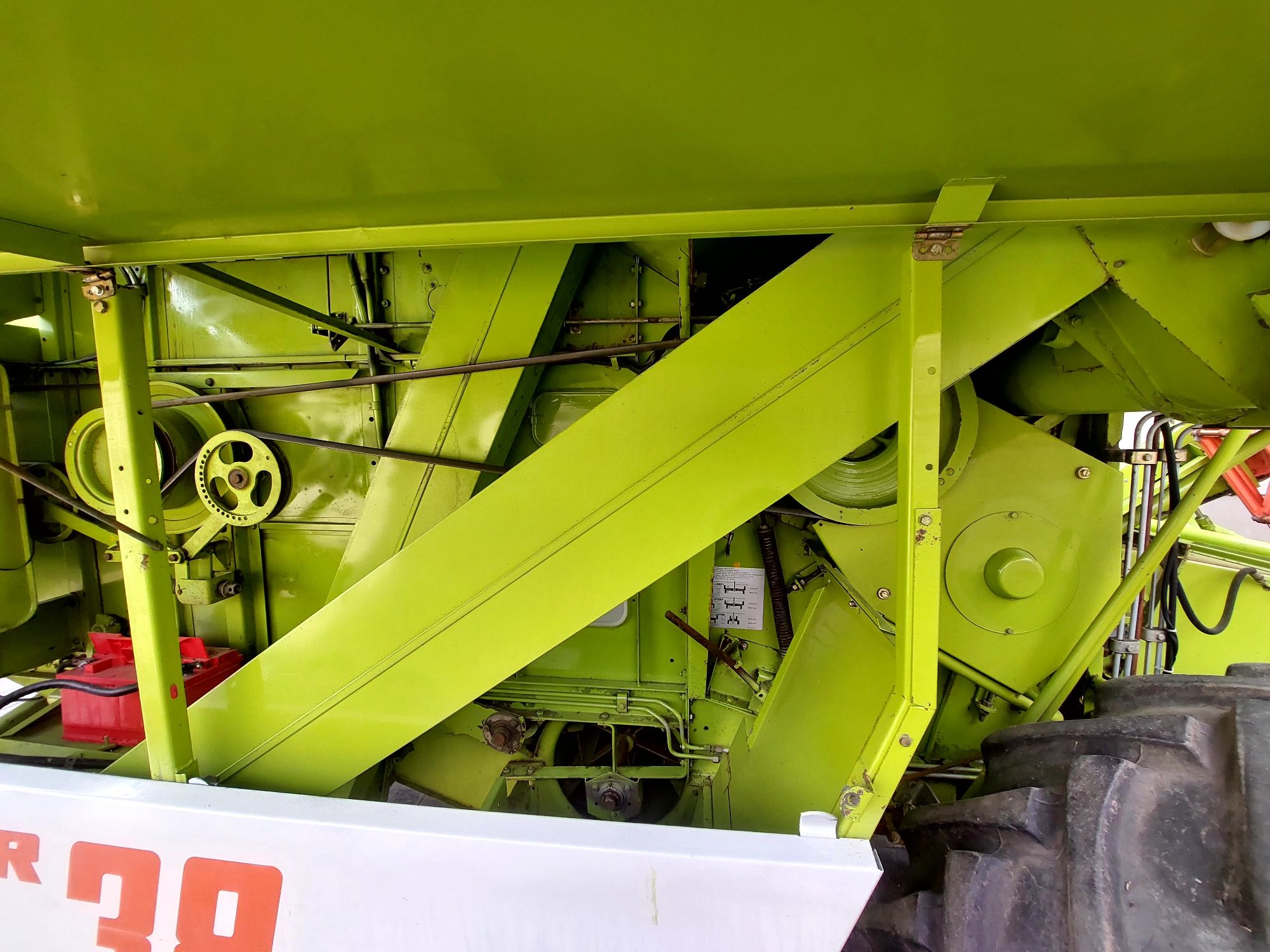Claas  Dominator 38
