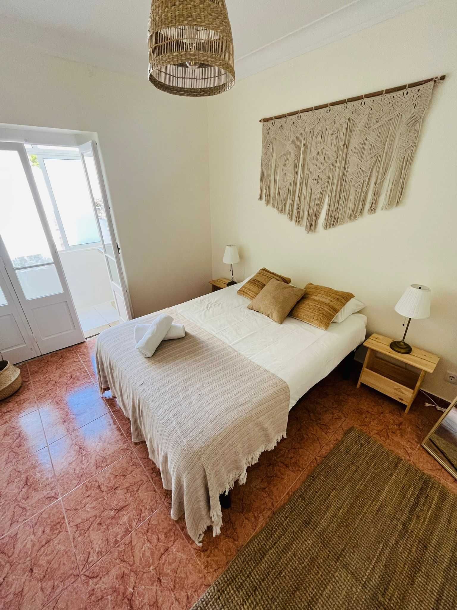 Quarto na Trafaria sem caução 7min praia