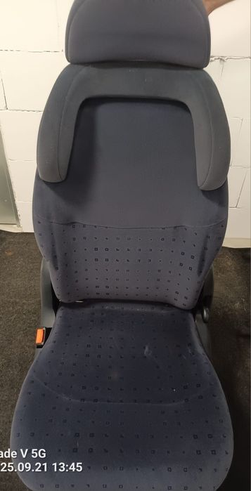 Fotele padaźera SEAT ALHABRA