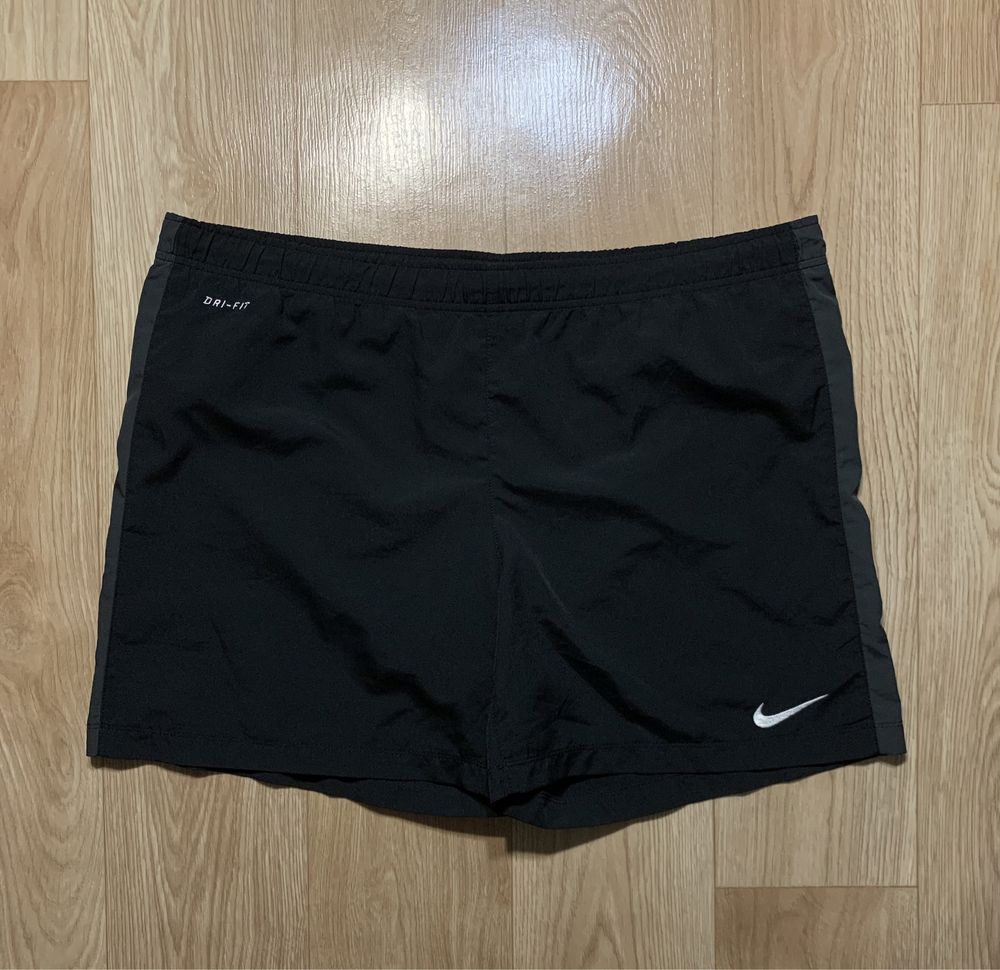 Nike Swoosh шорти