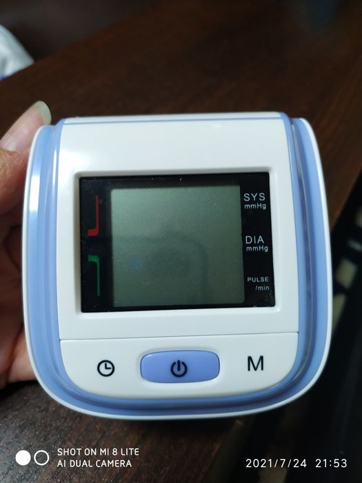 Автоматический тонометр и измеритель пульса