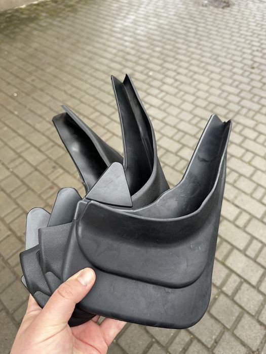 Бризговики до авто нові Універсальні