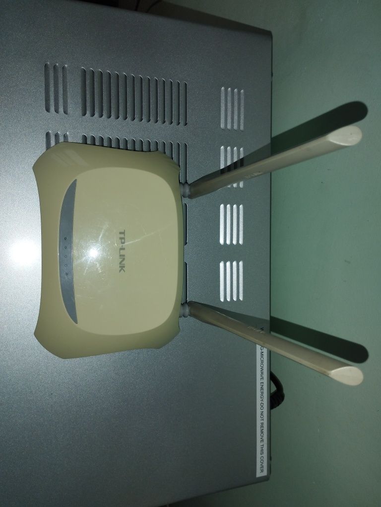 Продам WiFi роутер Tp Link wr840n