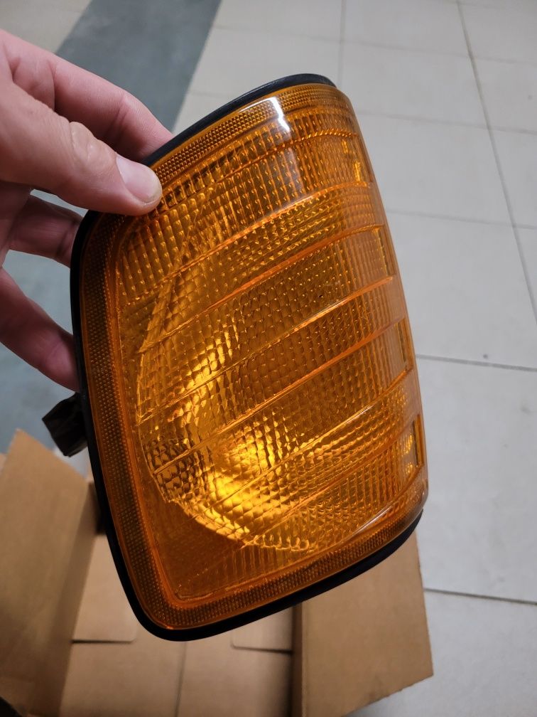 Lampy kierunkowskazy Mercedesa