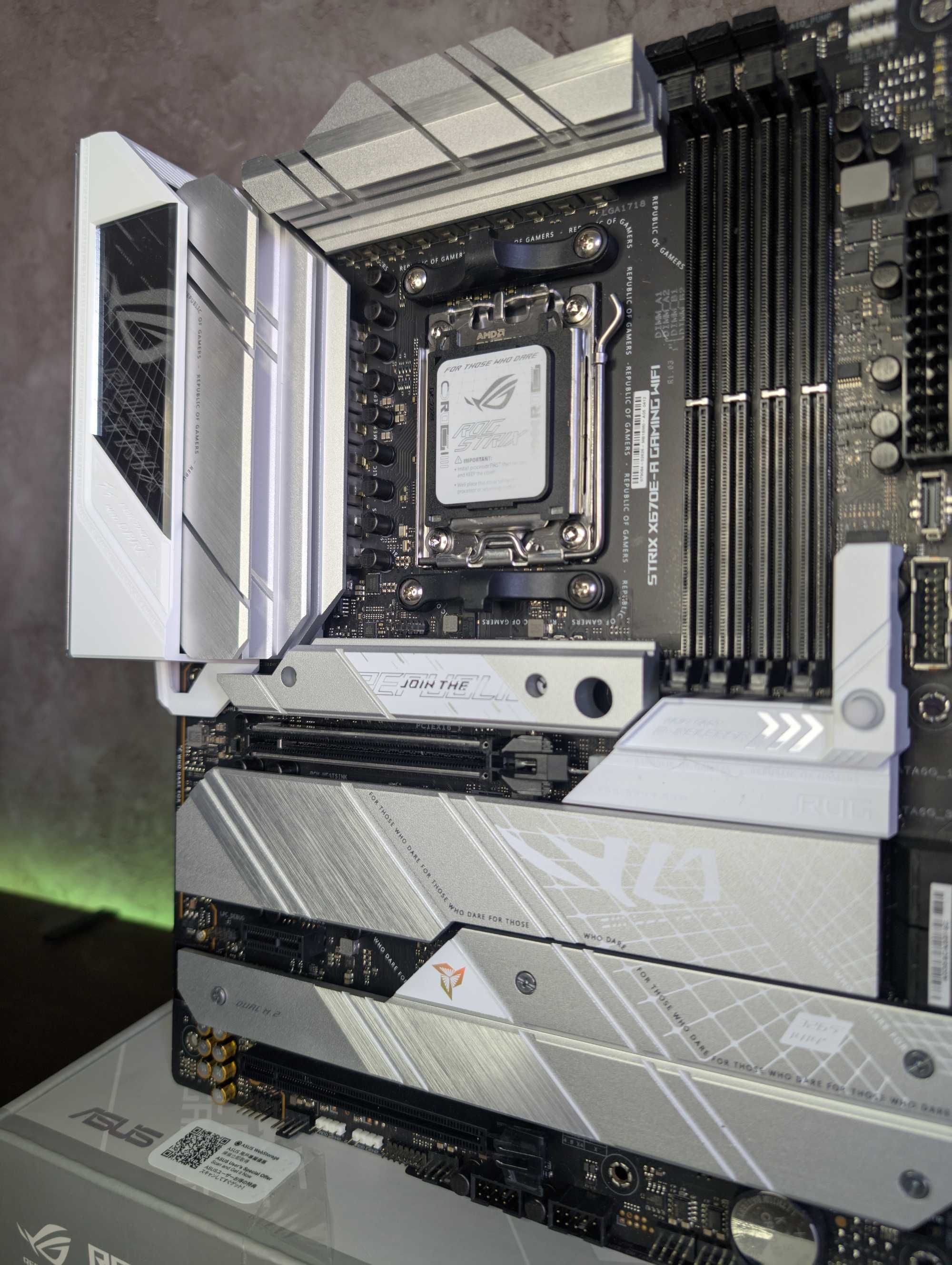 Asus ROG Strix X670E-A Gaming Wifi (AM5) 7000-8000-9000 Серія AMD