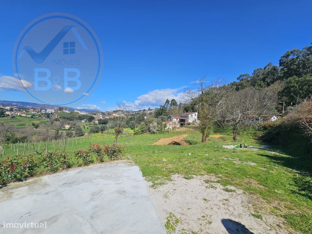 Quintinha com Alpendre Restaurado e Terreno de 5.383m² - Arco de Ba...