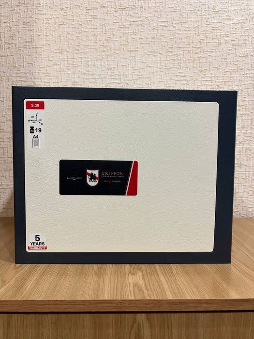 Меблевий Сейф Griffon