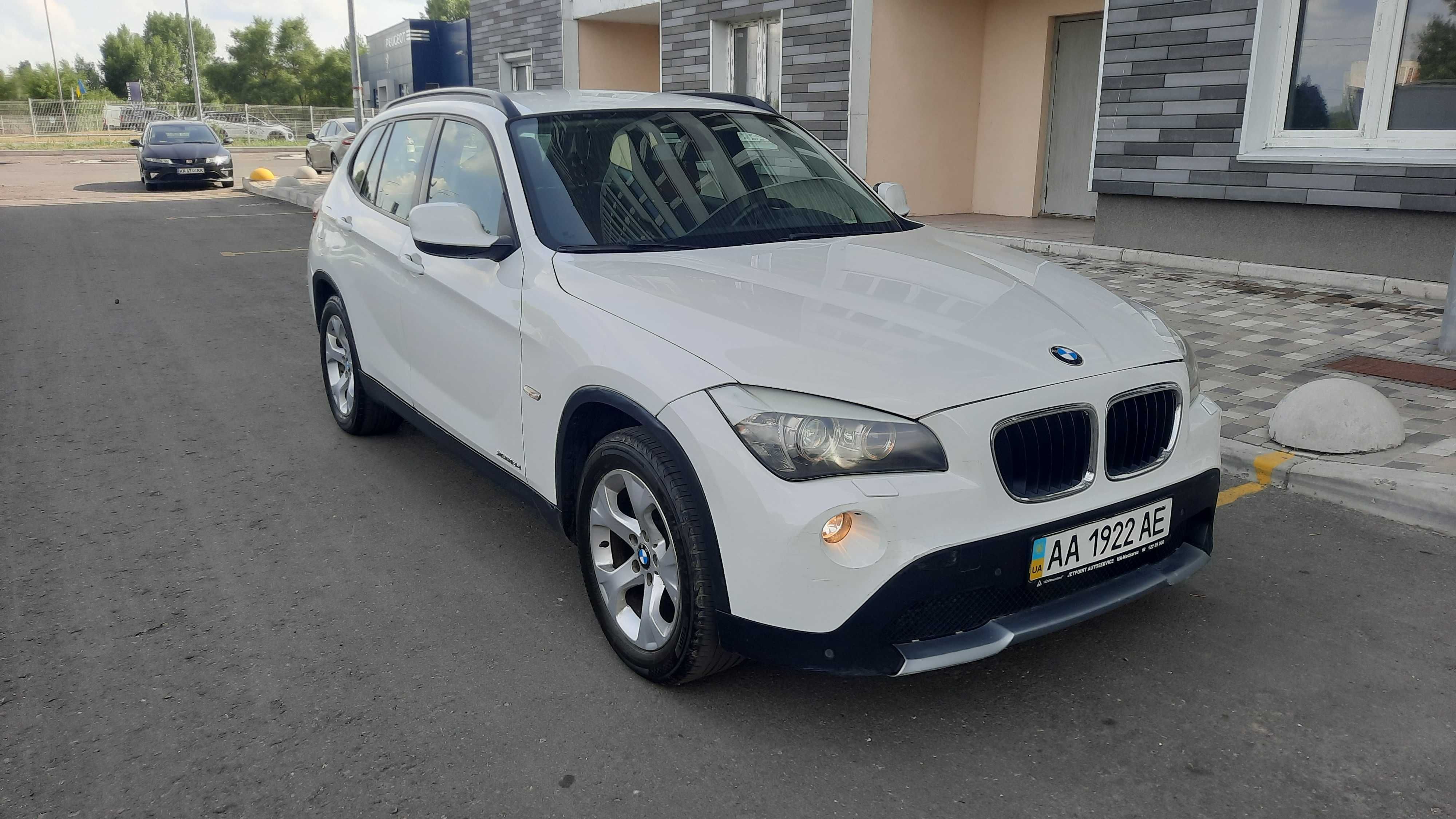 Офіційна BMW X1 2.0d повний привід AWT ,обслужена