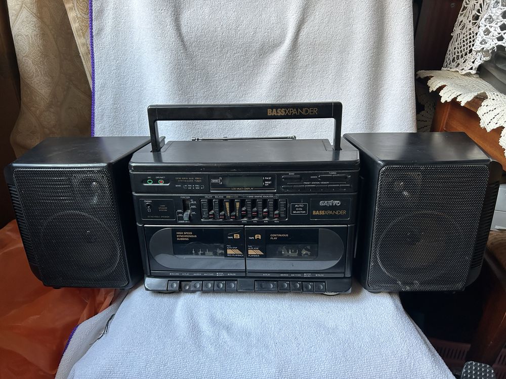 Magnetofon SANYO BASSEXPANDER kaseciak sprawny okazja