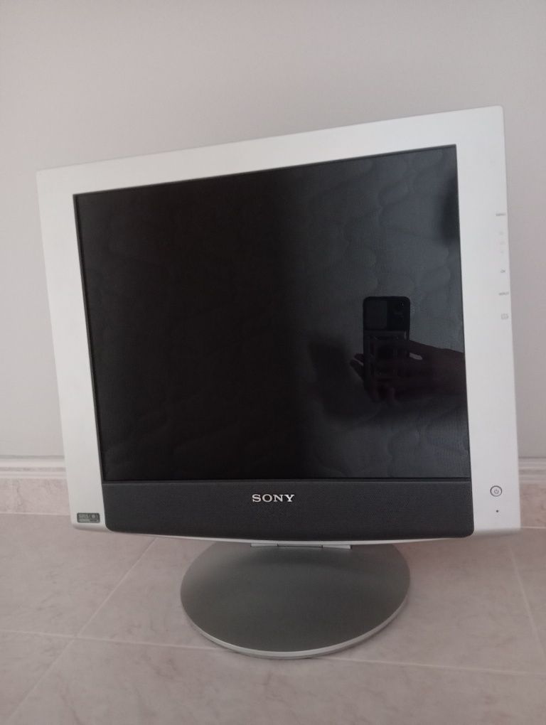 Monitor Sony 17"