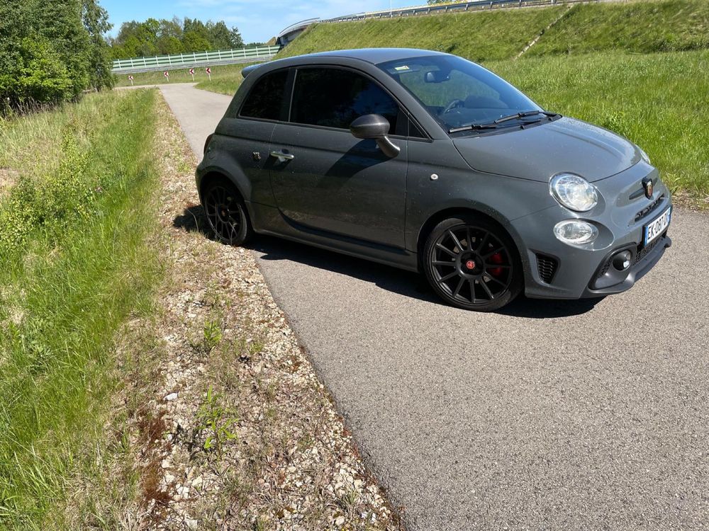 Abarth 500 595 competizione akrapovic sablet carbon