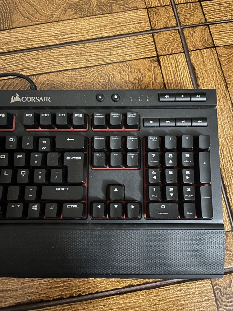 Teclado Mecanico Gamer Corsair k68