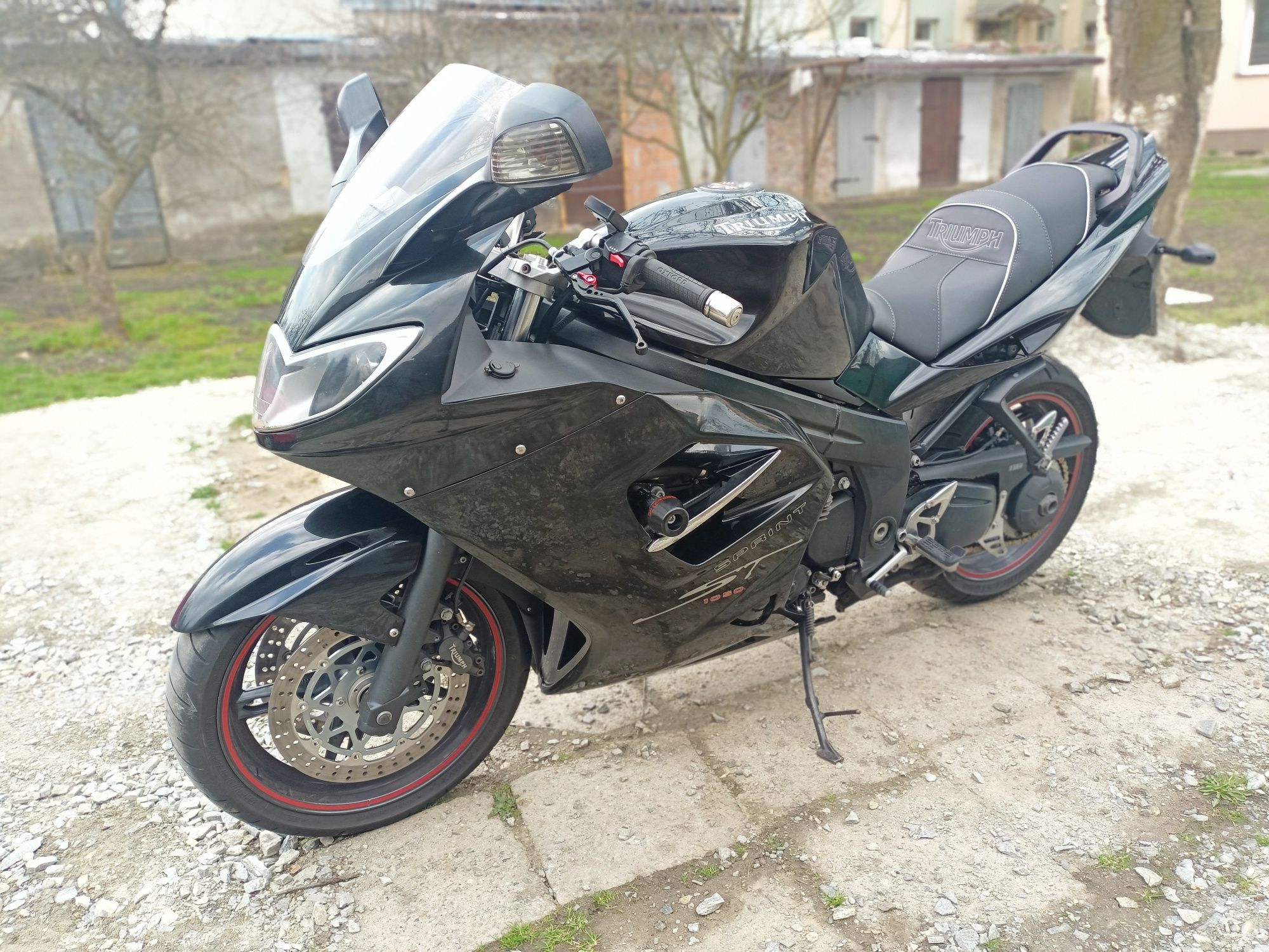Triumph sprint ST 1050