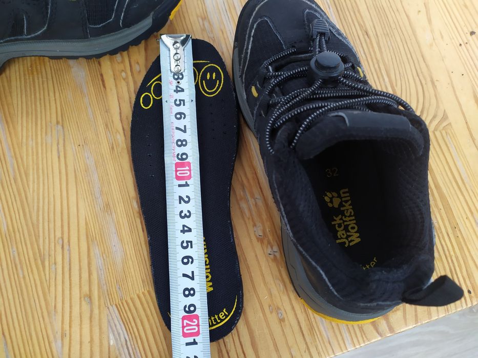 Кросівки  дитячі Jack Wolfskin 32 розмір.