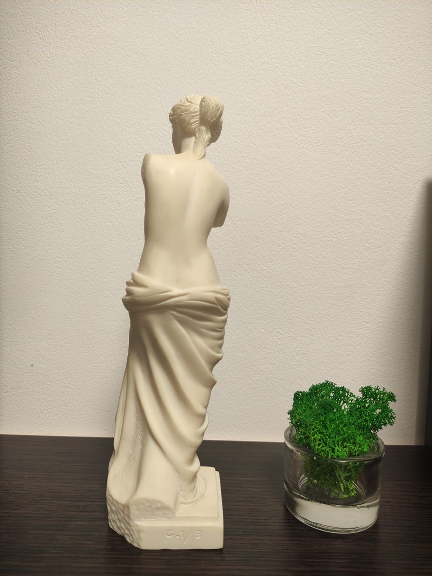 Venus Венера Афродіта  мармурова статуетка колекційна статуэтка мрамор