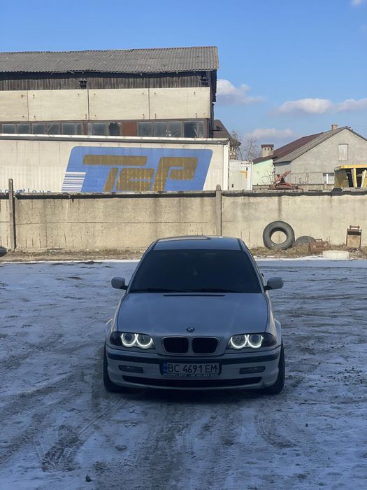 BMW E46 1999  рік 1.9 бензин