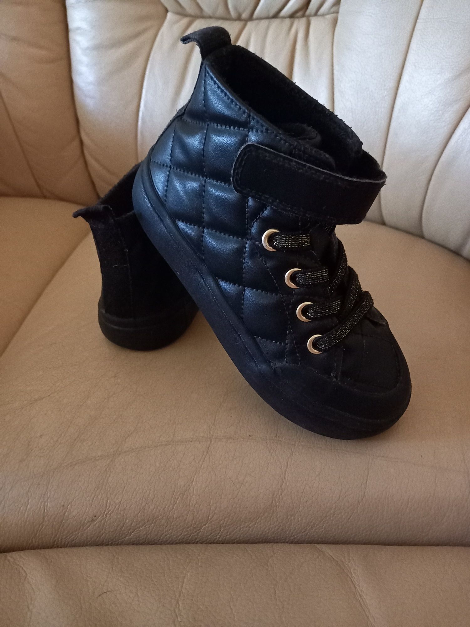 Buty H&M Ocieplane Czarne Pikowane dla dziewczynki rozm.27 j.Nowe