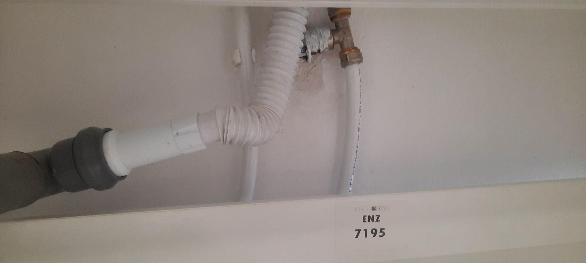 Pia, Gabinete e Balão Aquecedor,( pronto a instalar)