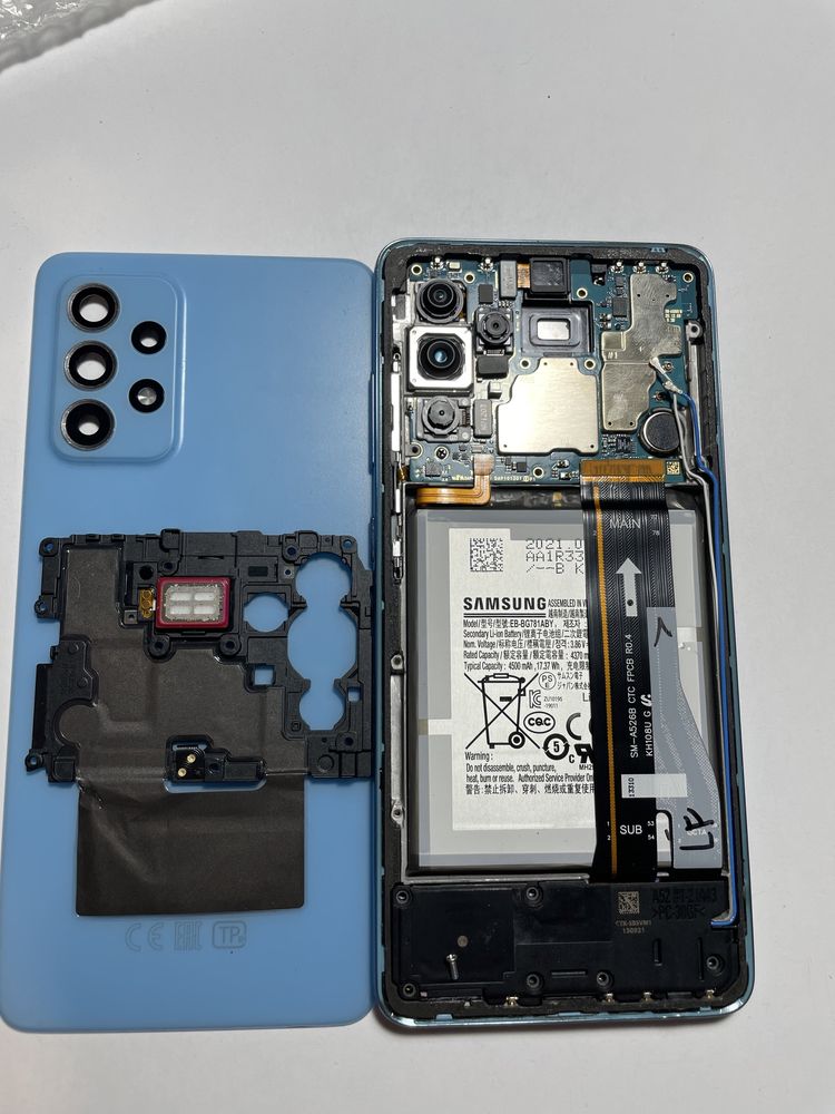 Samsung A52 A525 на запчасти , дисплей разбит , нет изображения ,корпу