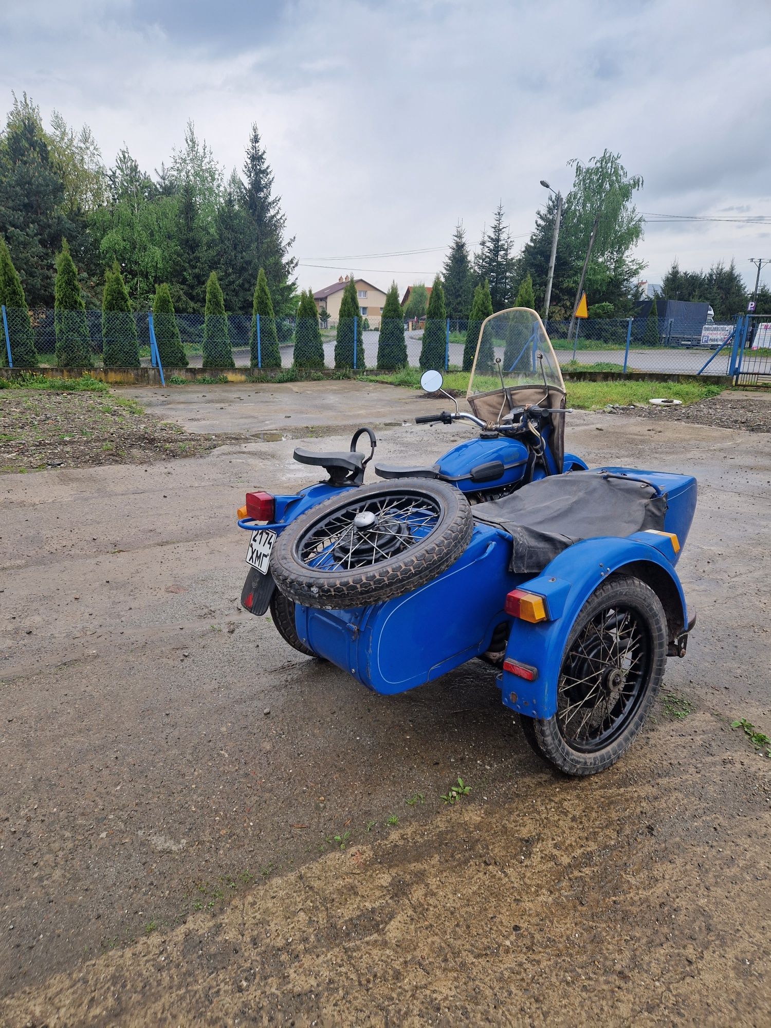 Motocykl Ural IM-38 z wstecznym biegem .
