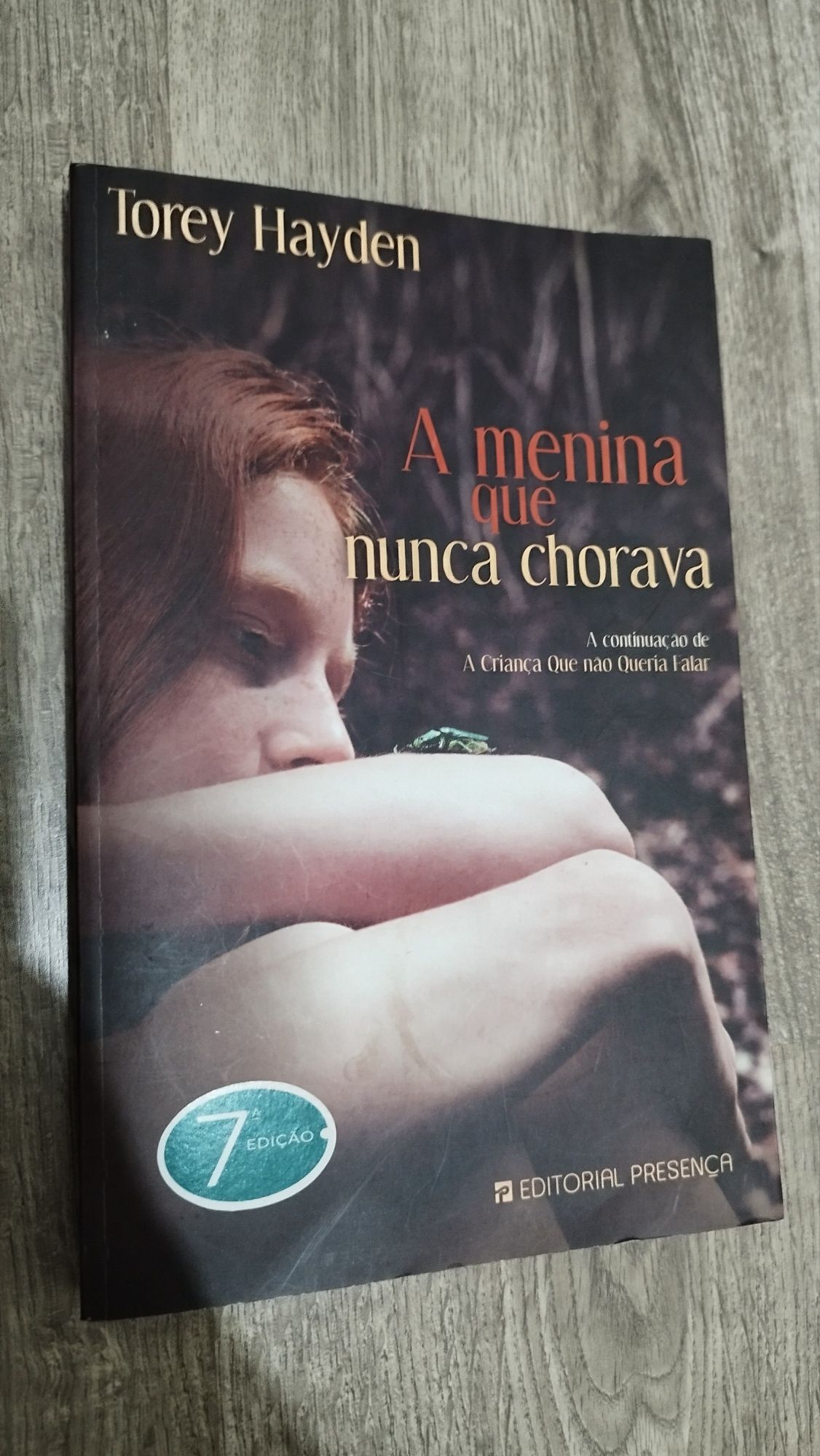 Livro "A Menina que Nunca Chorava"