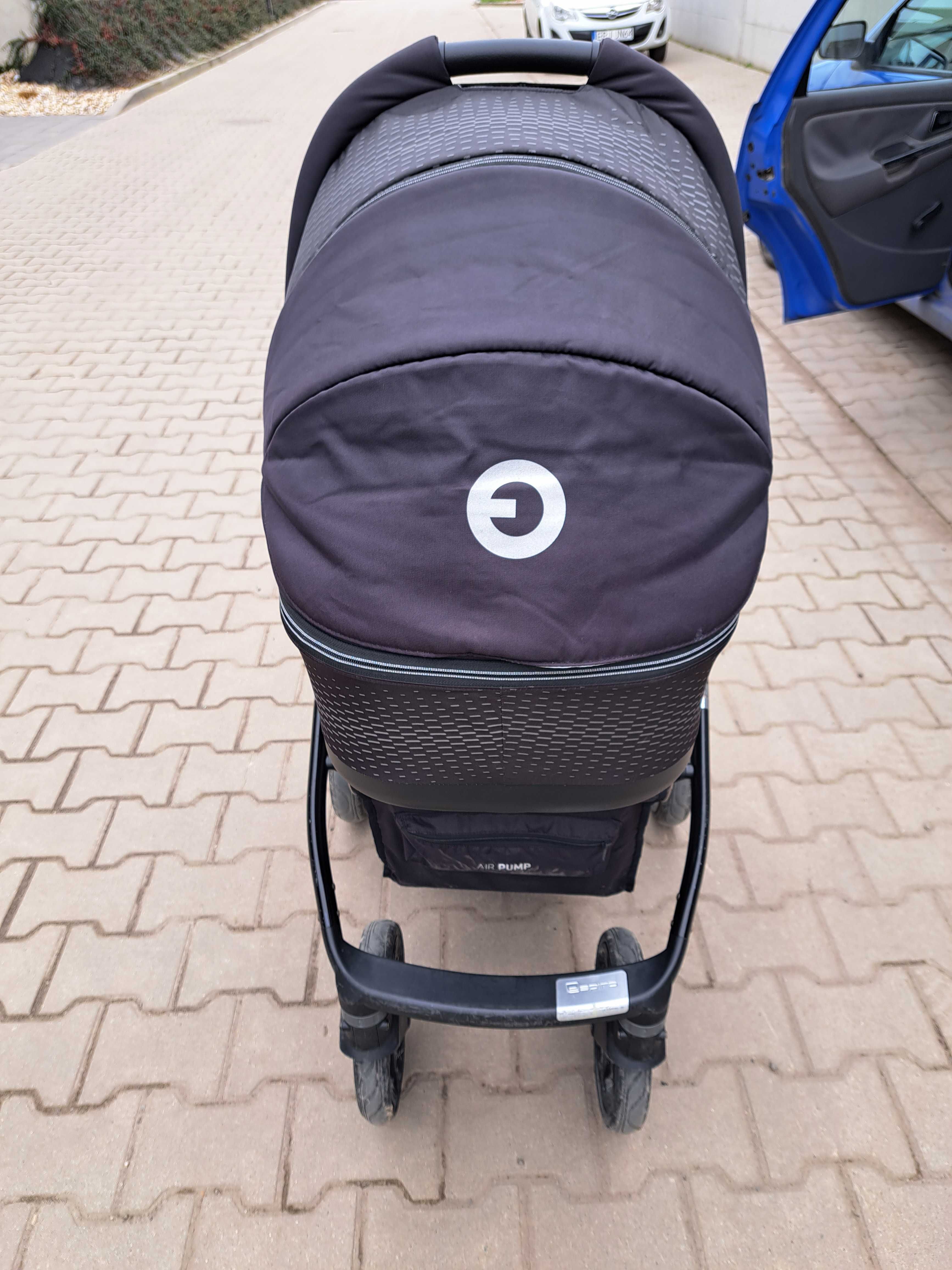 Sprzedam wózek dzieciecy 2 w 1 wraz z adapterami do nosidła