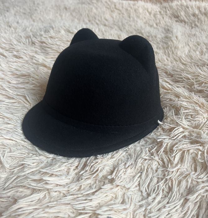 Жокейська фетрова жіноча шляпа осіння шапка берет капелюх з вушками