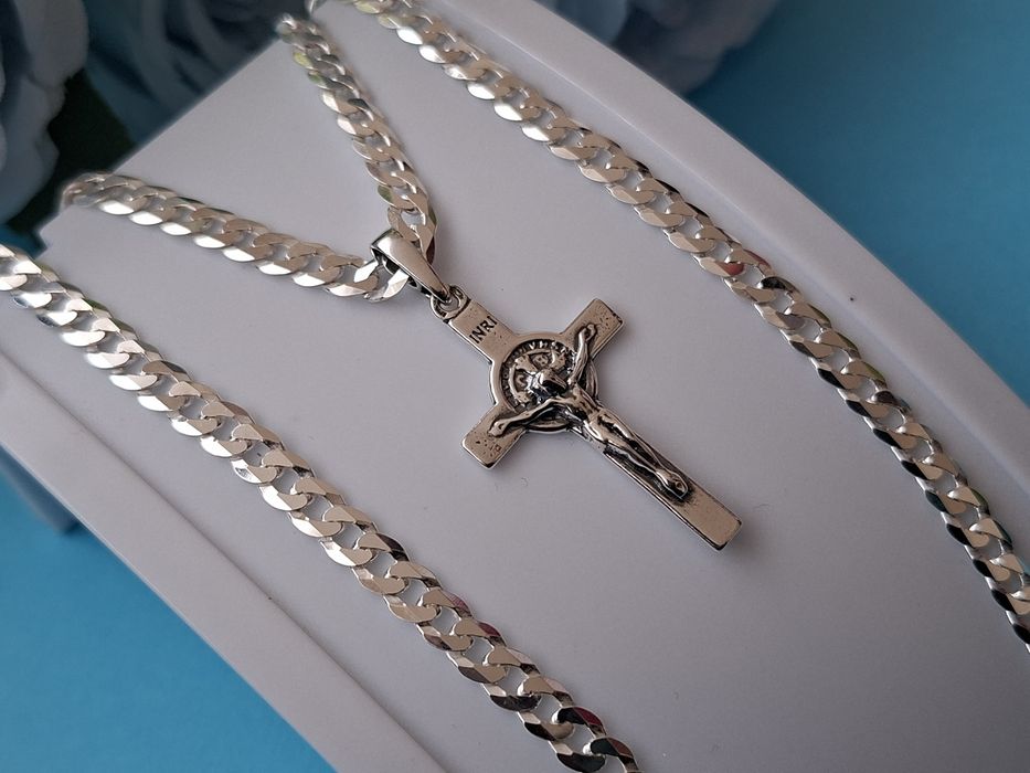 Srebrny długi łańcuszek pancerka z krzyżykiem  św Benedykta pr.925