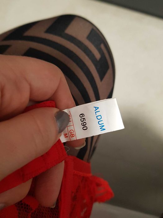 Podwiazka czerwona m raz uzyta jak nowa