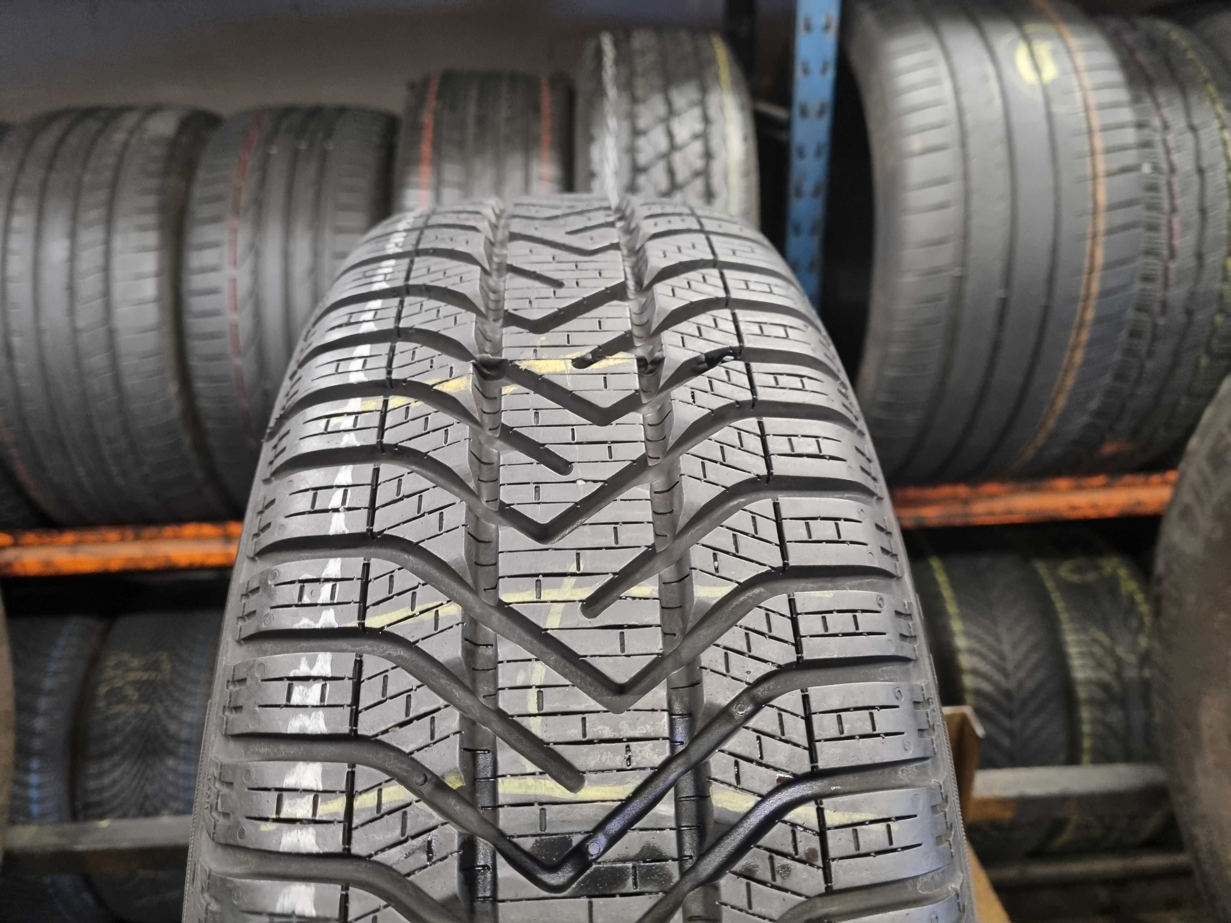 185/65/15 88T Pirelli Snow Control Winter 190 Serie 3 Dot.2517R